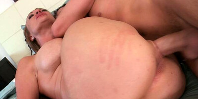 Mommy Got Boobs: Tattooed Mya Mayes cumshot sex video