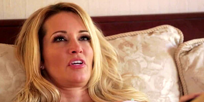 Making love to a wondrously sexy blonde milf in his bed