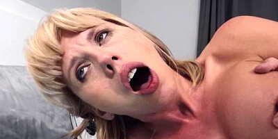 MOFOS B-Sides - Amber Chase is a brown hair babe
