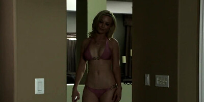Man stops watching TV to gladden Kayden Kross' pussy with tongue
