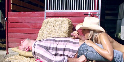 BigWetButts: Keiran Lee & Luna Love squirts outdoors