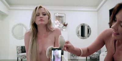 Share My BF: Caucasian Britney Light pussy licking