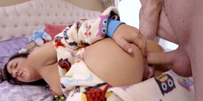 Petite HD Porn - Amara Romani pussy eating