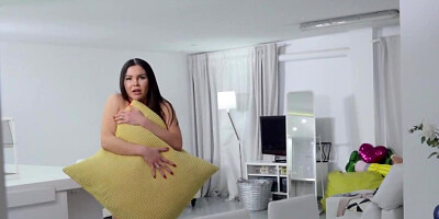 Russian tenant Sasha Coxx pays landlord's stepson with pussy