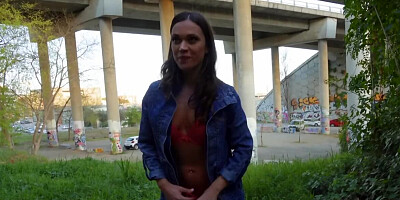 Mind-blowing girl agrees to be fucked on the street