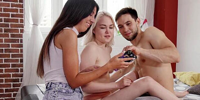 FirstBGG - Flat boyfriend fantasy shared in the bed