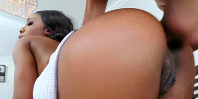 Big Butts Like It Big: Sarah Banks and Xander Corvus handjob