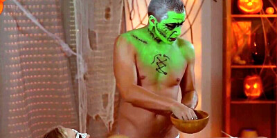 Kayla Green fucks nicely during body painting session