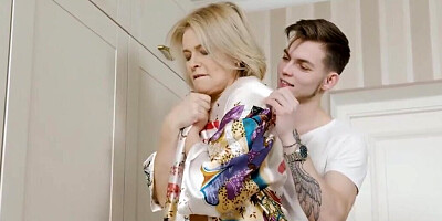 The MILF is having sex with the best friend of her son