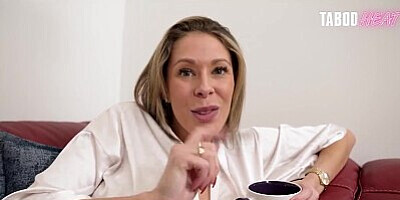 Nikki Brooks in Almost Caught Fucking My Hot Step Aunt While She Gives me a Naked Fashion Show