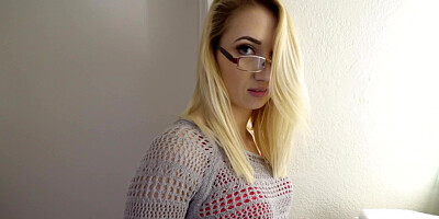 A nerdy girlfriend with glasses opens up her legs to get fucked