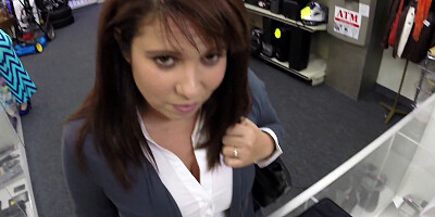 MILF must suck a big hard cock to borrow cash in a pawn shop