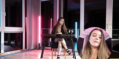 Prurient Veronica Leal and Elise Moon's small tits video
