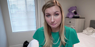 Emma Sirus goes down on David Lee to suck his hard pecker