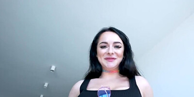 Macey Jade feels pleasure when Ike Diezel fucks throat