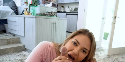 Boy talked stepsister to give blowjob and cunt to fool around