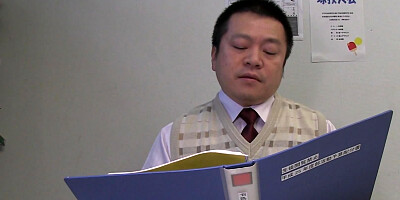 Hot Asian brunette gives an amazing blowjob to older guy