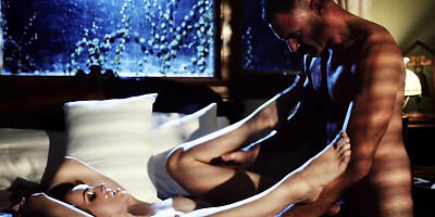 Charles Dera is banging amazing brunette Freya Parker in the night