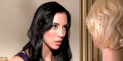 Jelena and Siri have fun