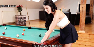 Scarlett and Mia's neighbor scene