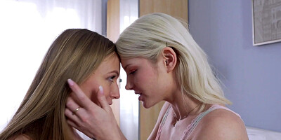 Zazie Skymm making out and licking with Anna Kampa