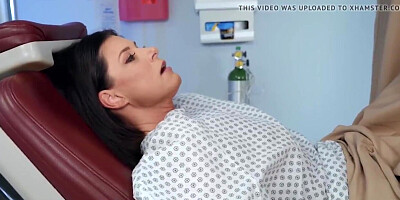 Lesbian doctor and patient enjoy cunnilingus and dildo