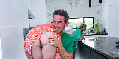 Ireland themed porn video with a peachy hottie