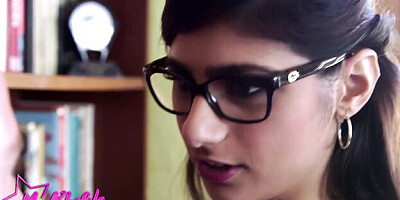 Mia Khalifa featuring Mia Khalifa and Mia Bandini's bubble butt action