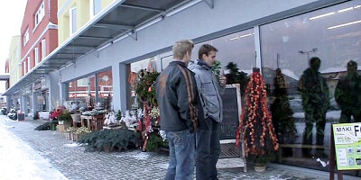 Smiling tomato at cougar big tits dirt