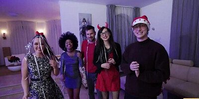 Ricky Rascal and Selva Lapiedra's merry xmas porn by Hunt4k