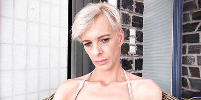Gambling Belinda Bee at mature smut