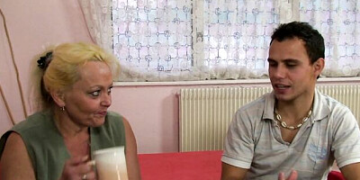Dear's blonde mature porn by Granny Bet