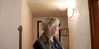 Czech video with flashy kitten from Granny Bet