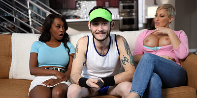 Failed threesome looks like the hottest IR twosome