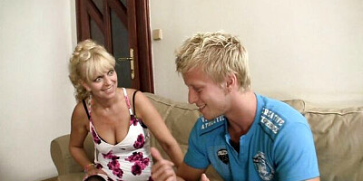 Looking-good slag's meetmysweet action