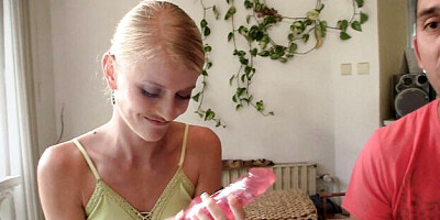 Tempting queen bee - teen (18+) scene - Meet My Sweet