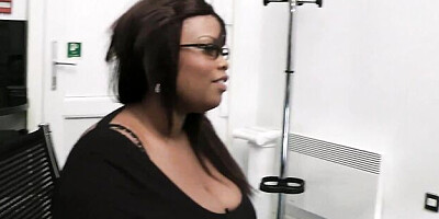 Ebony xxx with elegant wooer from Busty Work