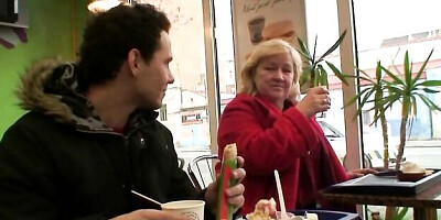 Hot treasure's granny games action