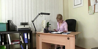 Salacious siren at milf scene