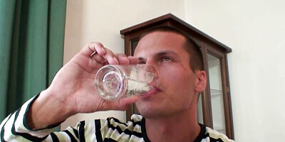 Ingenious doxy at Czech clip