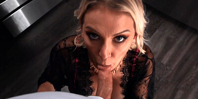 Kitchen hardcore leads Kenzie Taylor to strong facial