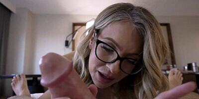 Sharing a Bed with Step Mom and She Wants a Morning Sex - Gigi Dior