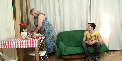 Easy-on-the-eyes bimbo - bbw trailer - My Wifes Mom