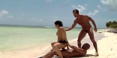 Anna Polina se venge a La Plage by TROC