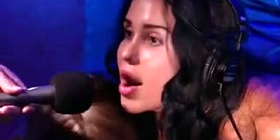 Octomom rails the sybian saddle