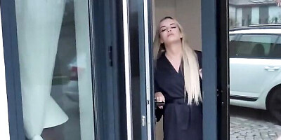 Graceful chippie at rough action