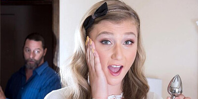 Sneaky April Aniston's long hair scene