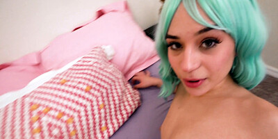 Trimmed girl puts on a wig and tries to be a pornstar