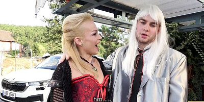 Rosy ho - pick up action - Hunt4k