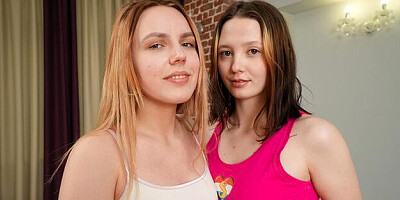 Stunner Violet and Akina's masturbation dirt